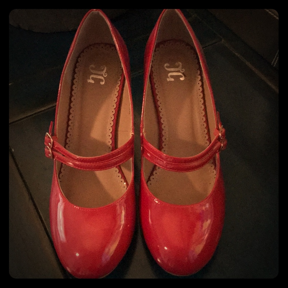 WMN’s Sz 9 red patent leather Mary Janes
